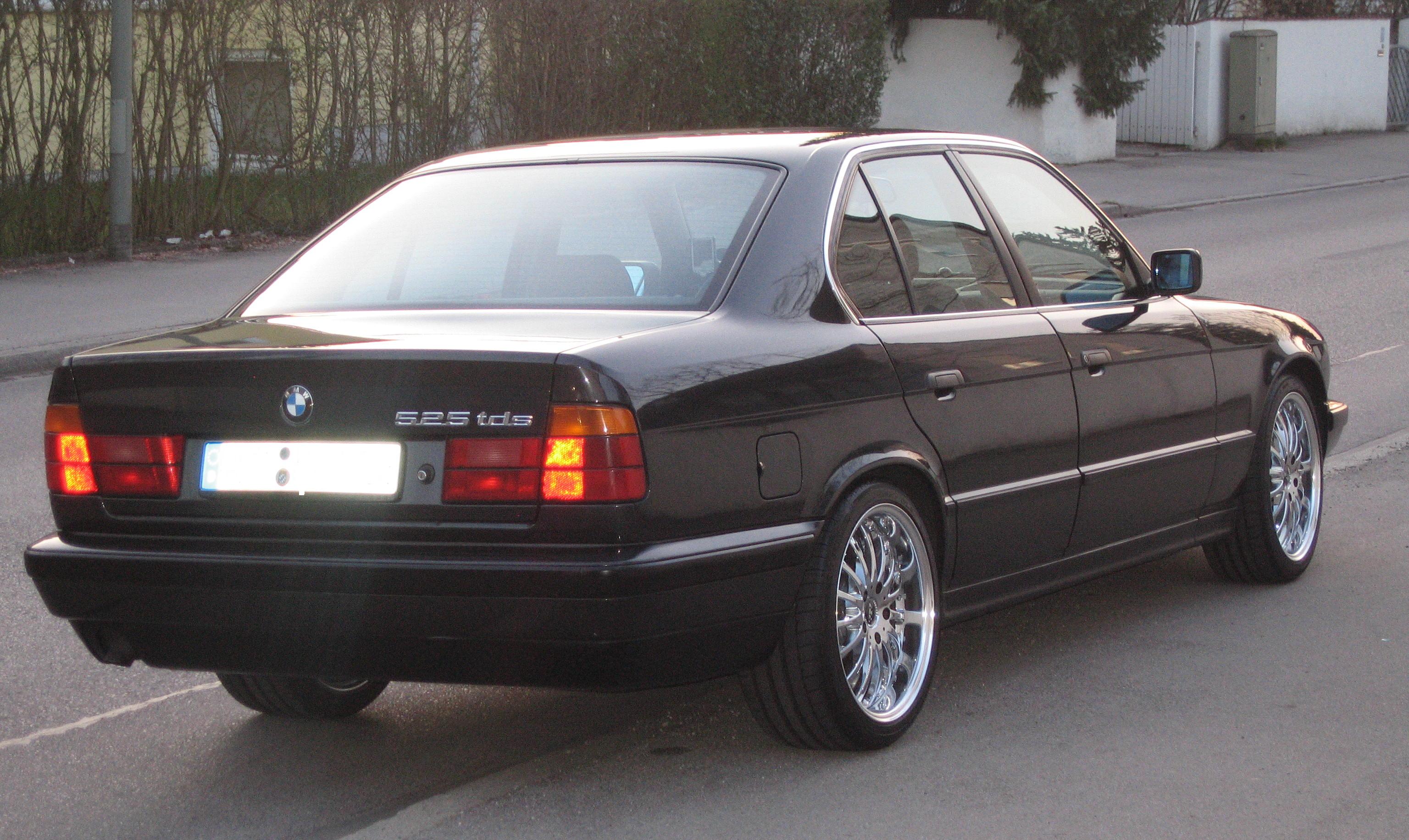 BMW 525ix: 6 фото