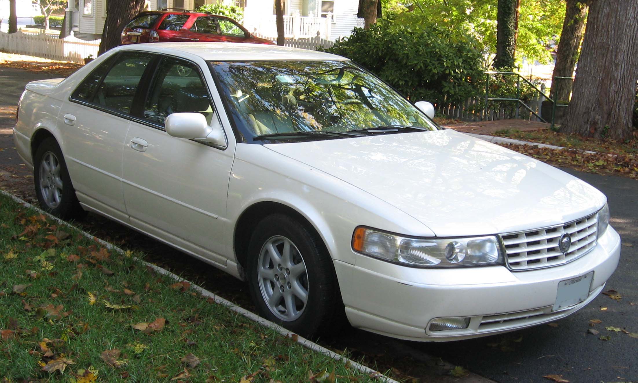 Cadillac Seville: 3 фото