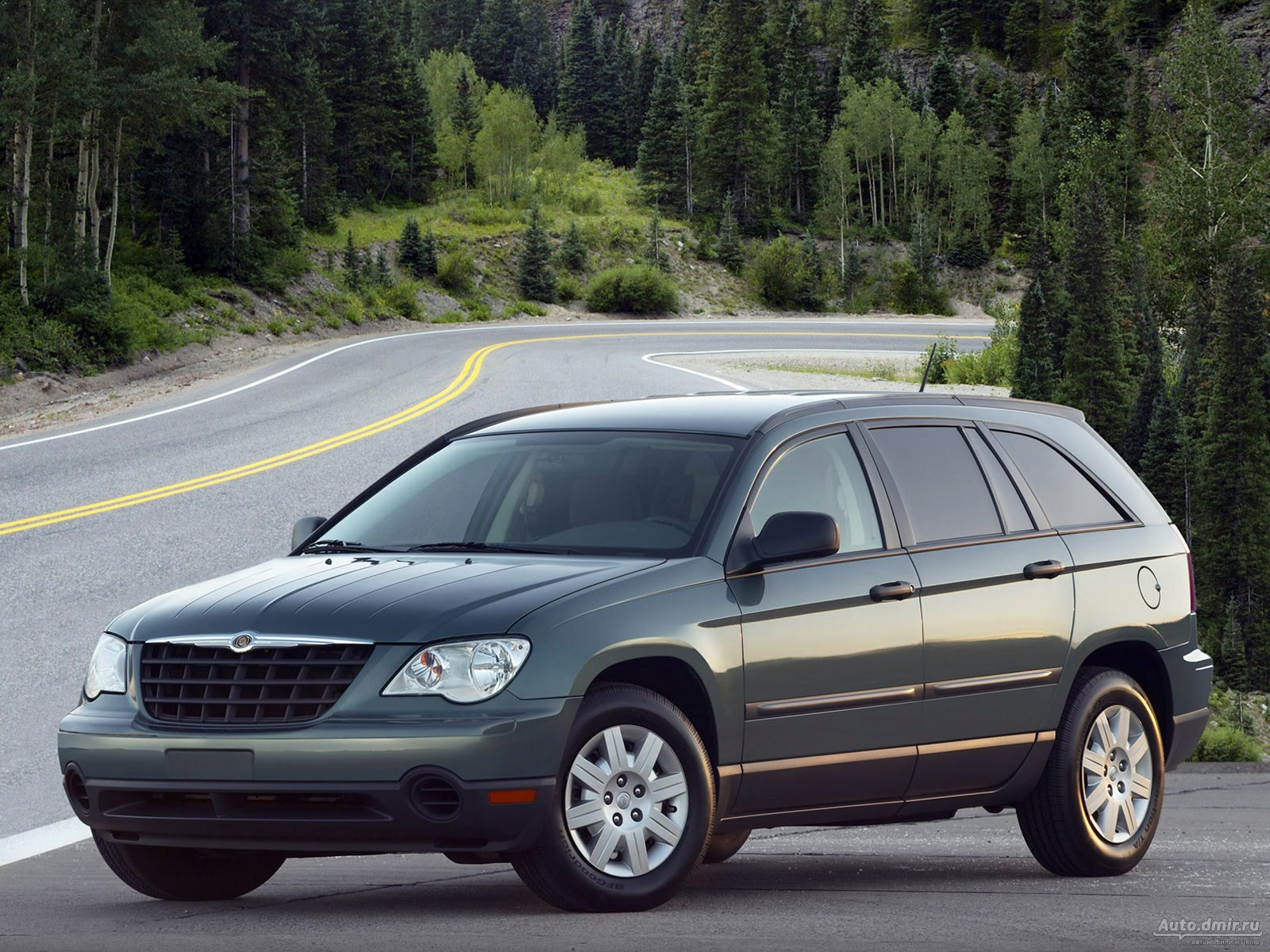 Chrysler Pacifica: 9 фото