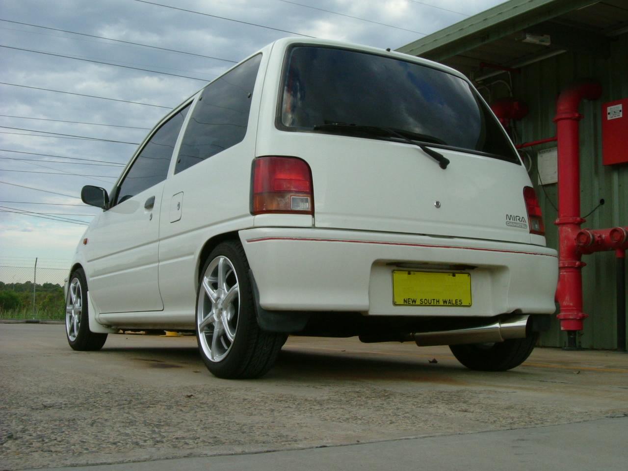 Daihatsu Cuore: 12 фото