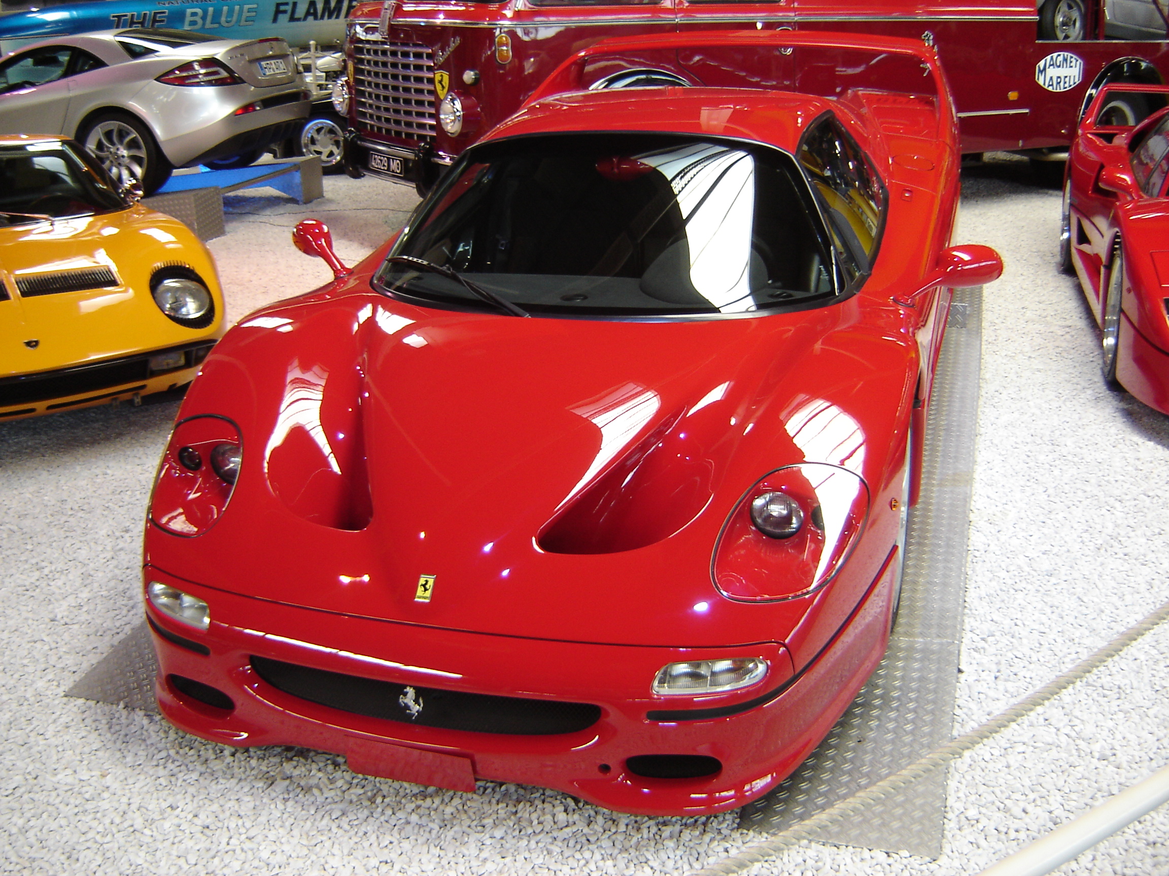 Ferrari F50: 9 фото