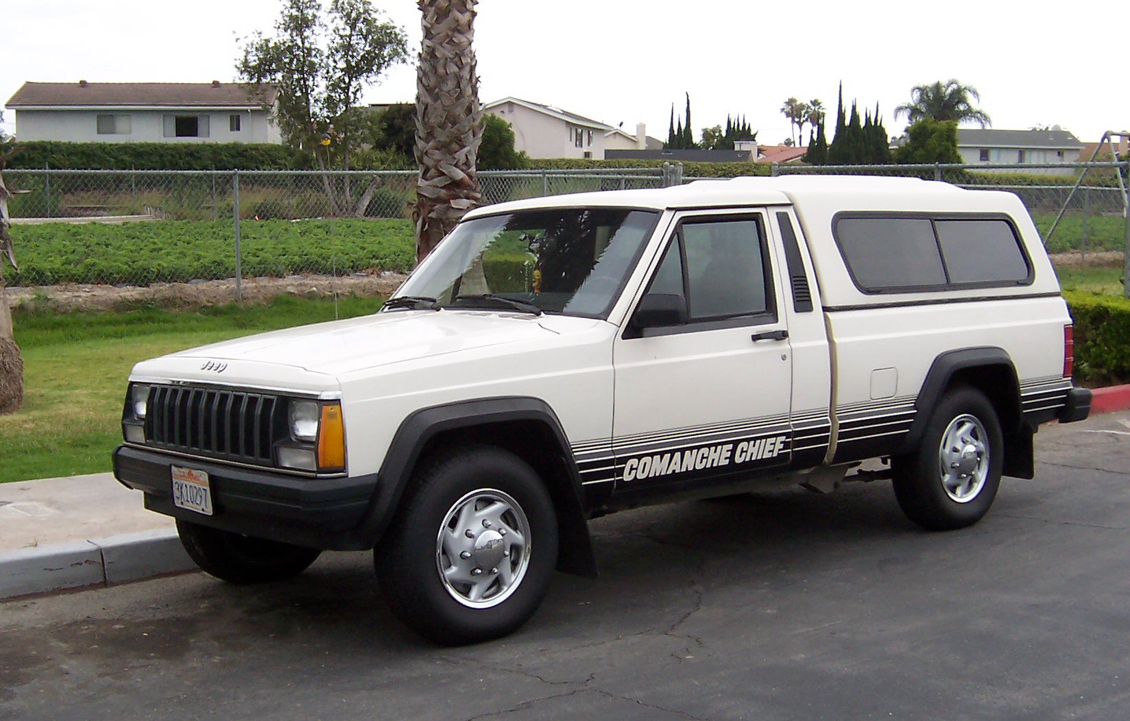 Jeep Comanche: 8 фото