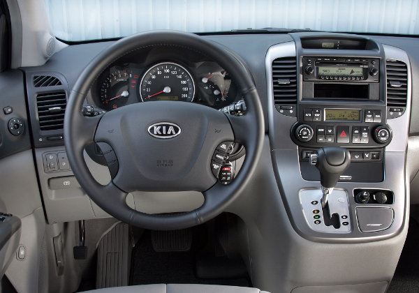 Kia Carnival: 11 фото