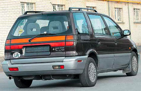 Mitsubishi Wagon: 4 фото