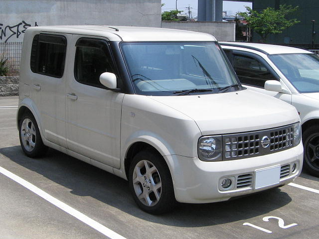 Nissan Cube: 5 фото