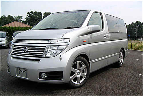 Nissan Elgrand: 6 фото