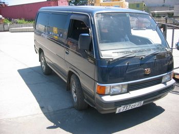 Nissan Homy: 9 фото