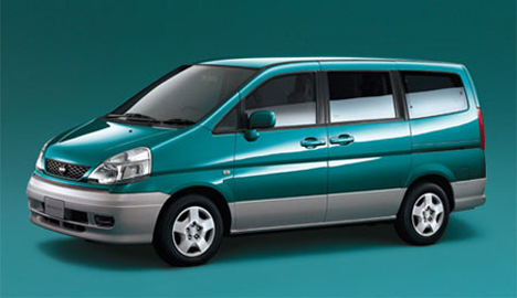 Nissan Serena: 8 фото