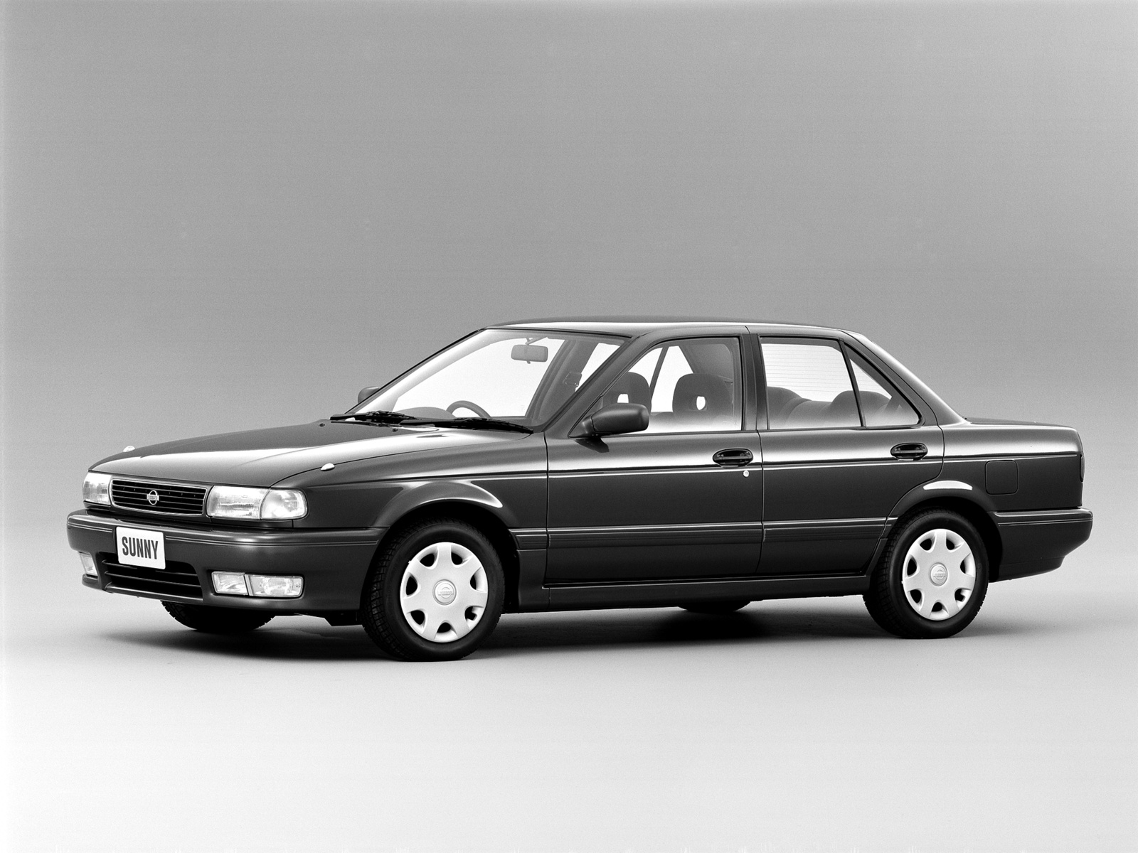 Nissan Sunny: 6 фото