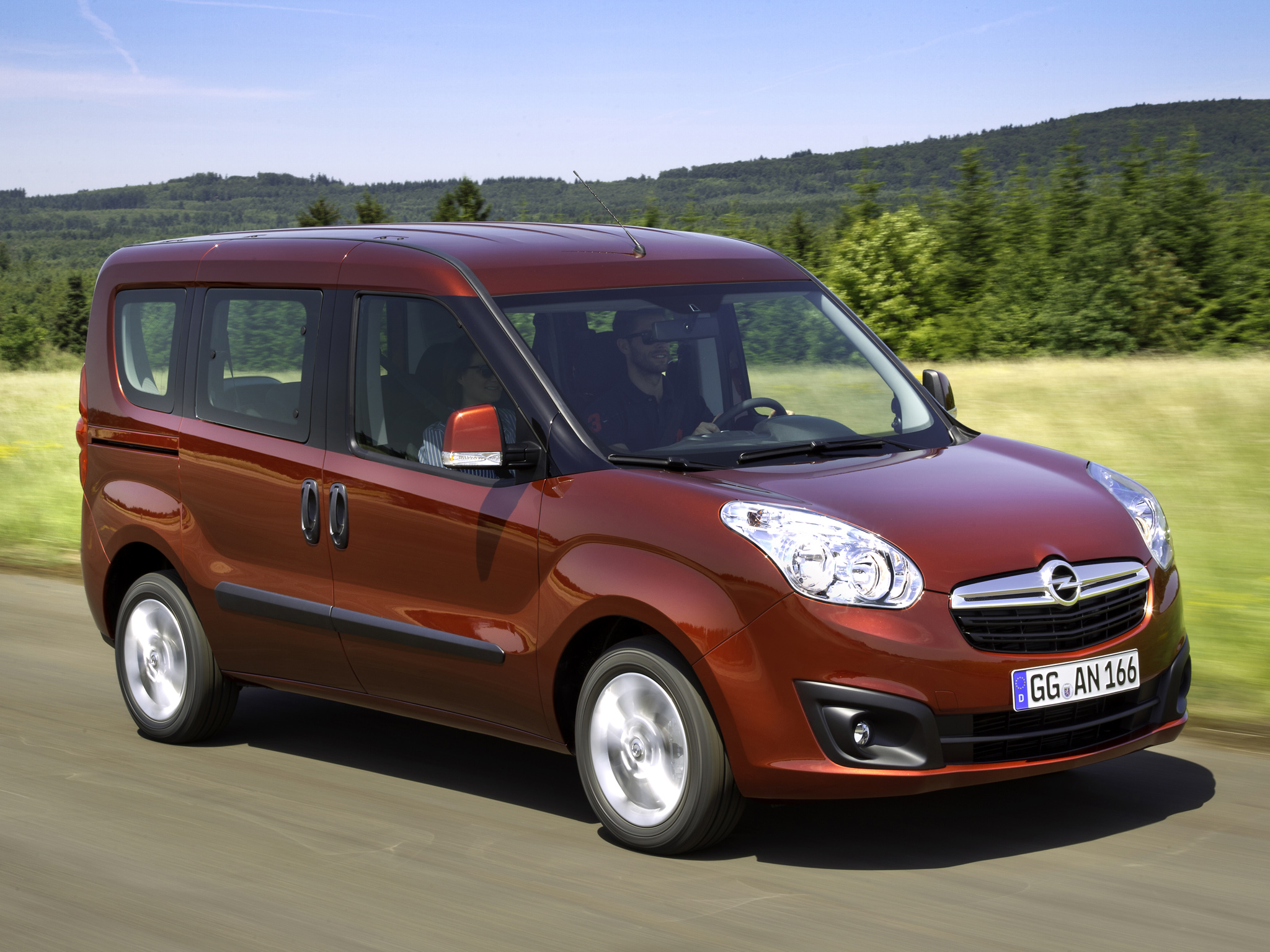 Opel Combo Tour: 8 фото