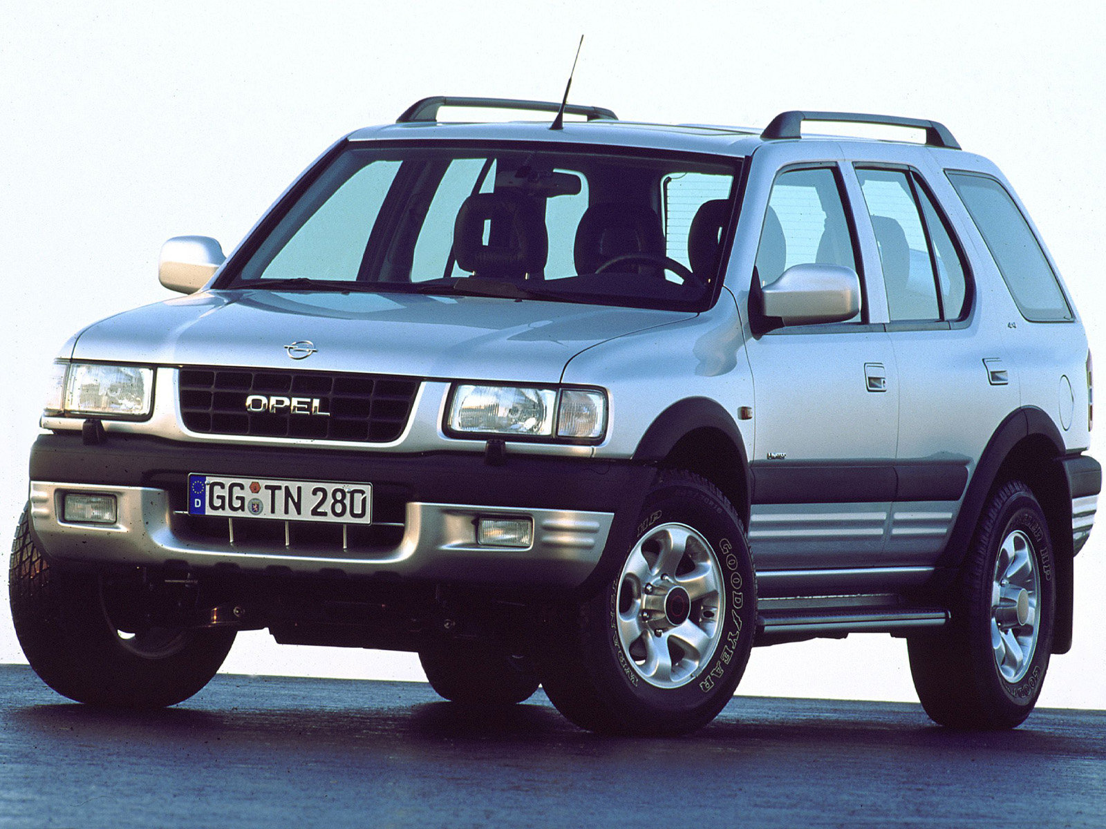 Opel Frontera: 12 фото