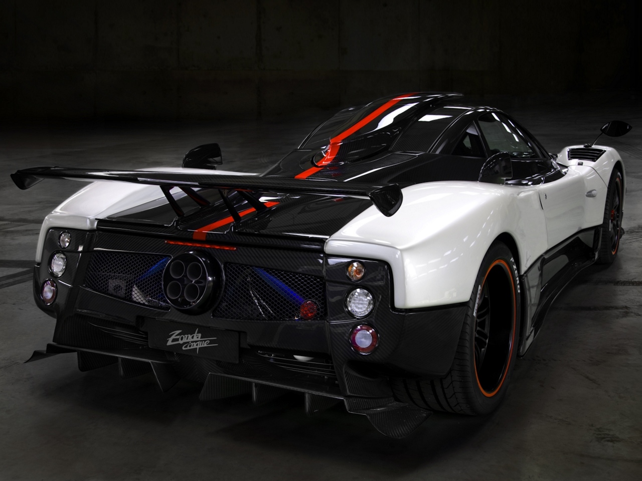 Pagani Zonda: 10 фото