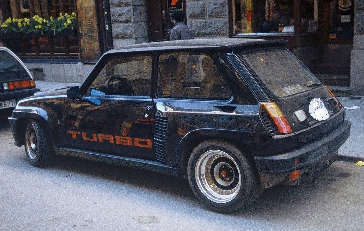 Renault 5 Turbo: 6 фото