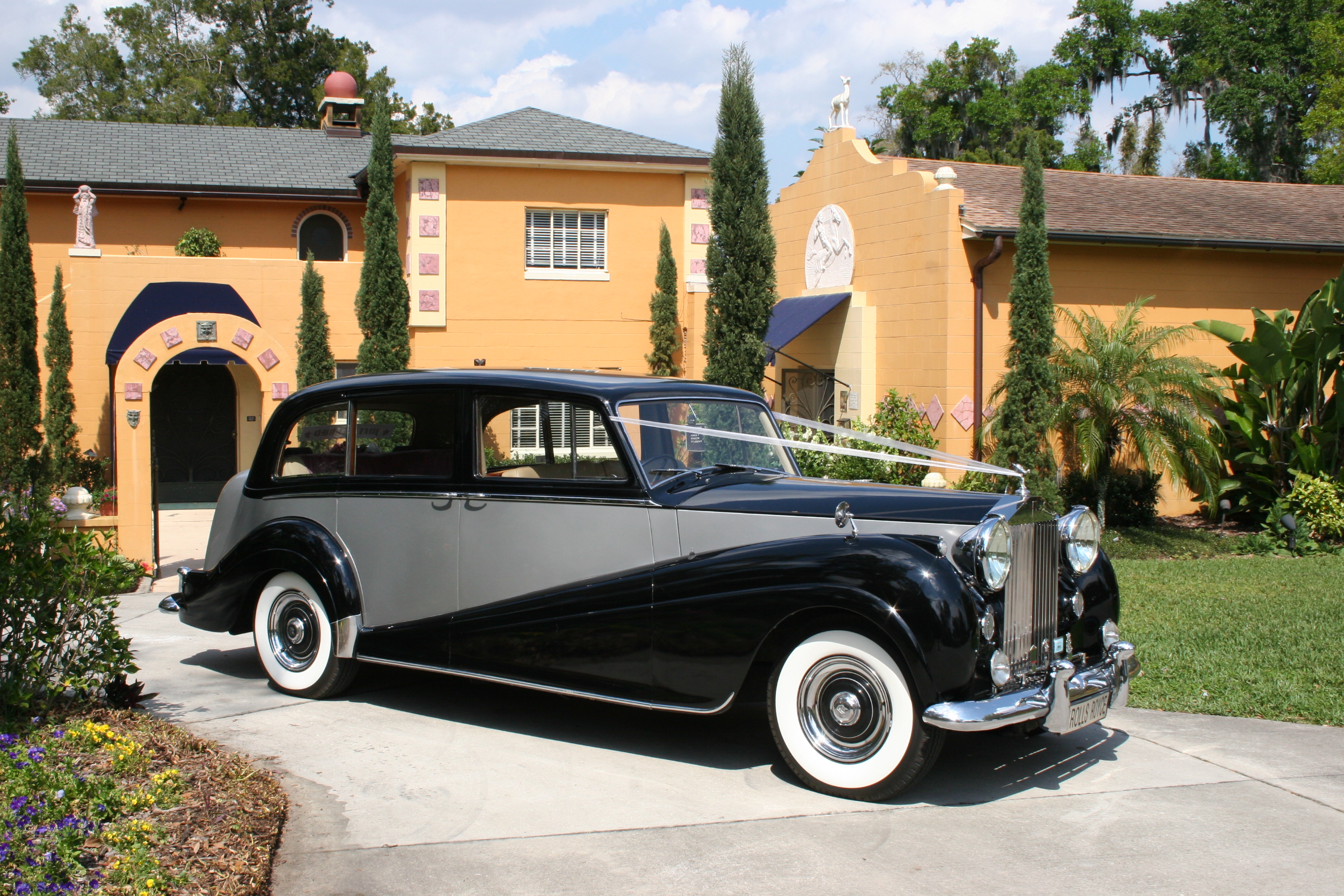 Rolls-Royce Silver Wraith: 2 фото