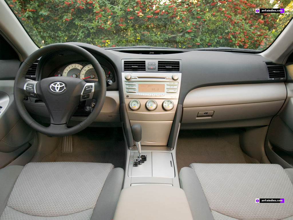 Toyota Camry: 9 фото