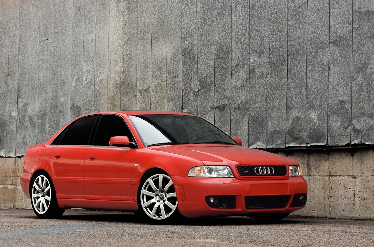 Audi A4 B5: 2 фото