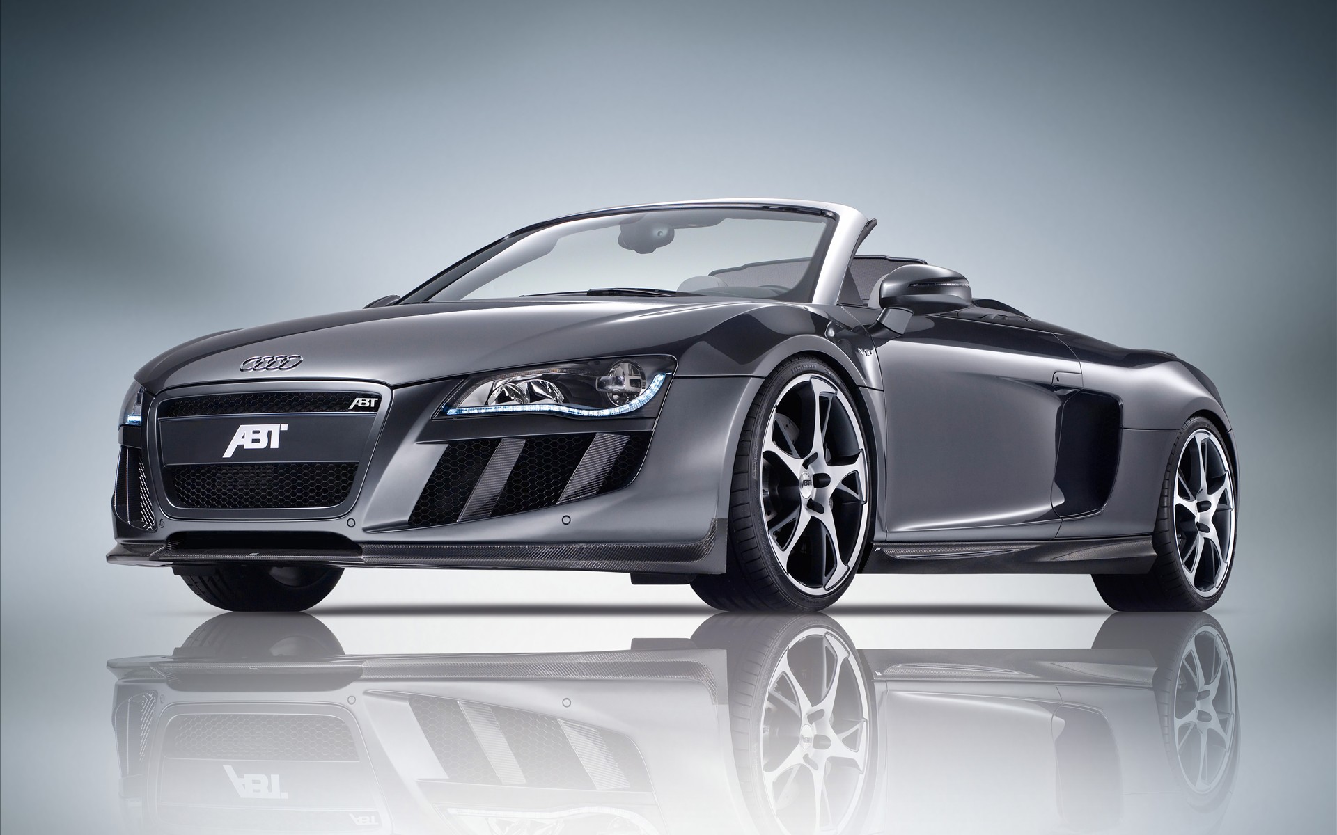 Audi R8 Spyder: 11 фото