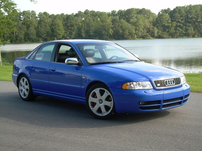 Audi S4 B5: 7 фото