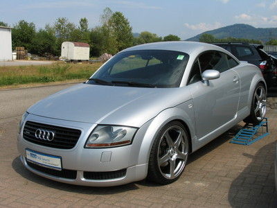 Audi TT 8N: 02 фото