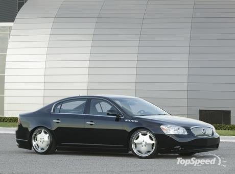 Buick Lucerne: 12 фото