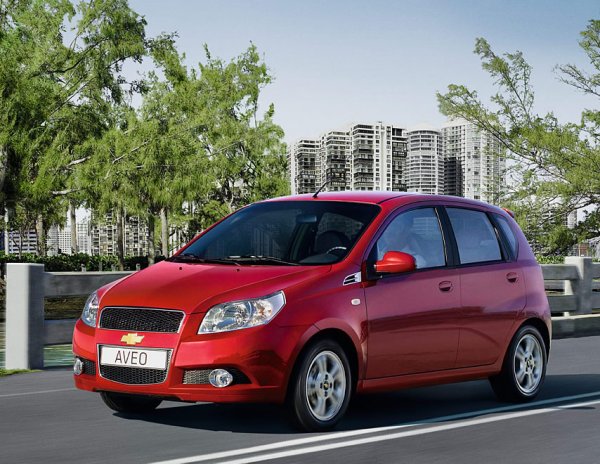 Chevrolet Aveo Hatchback: 8 фото