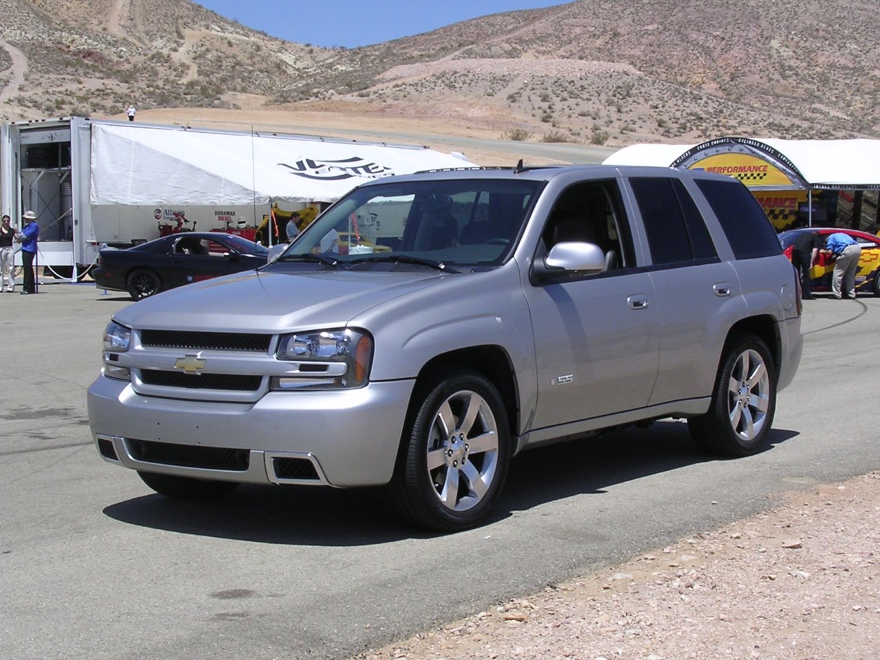 Chevrolet TrailBlazer: 3 фото