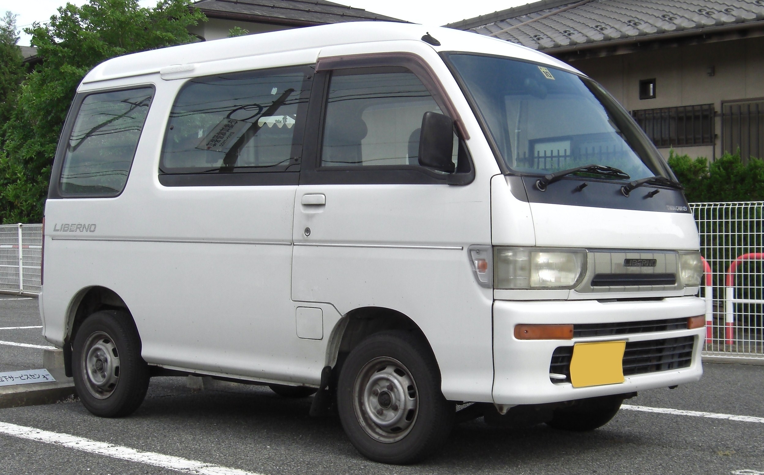 Daihatsu Atrai: 10 фото