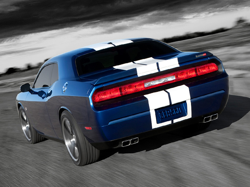 Dodge Challenger: 11 фото