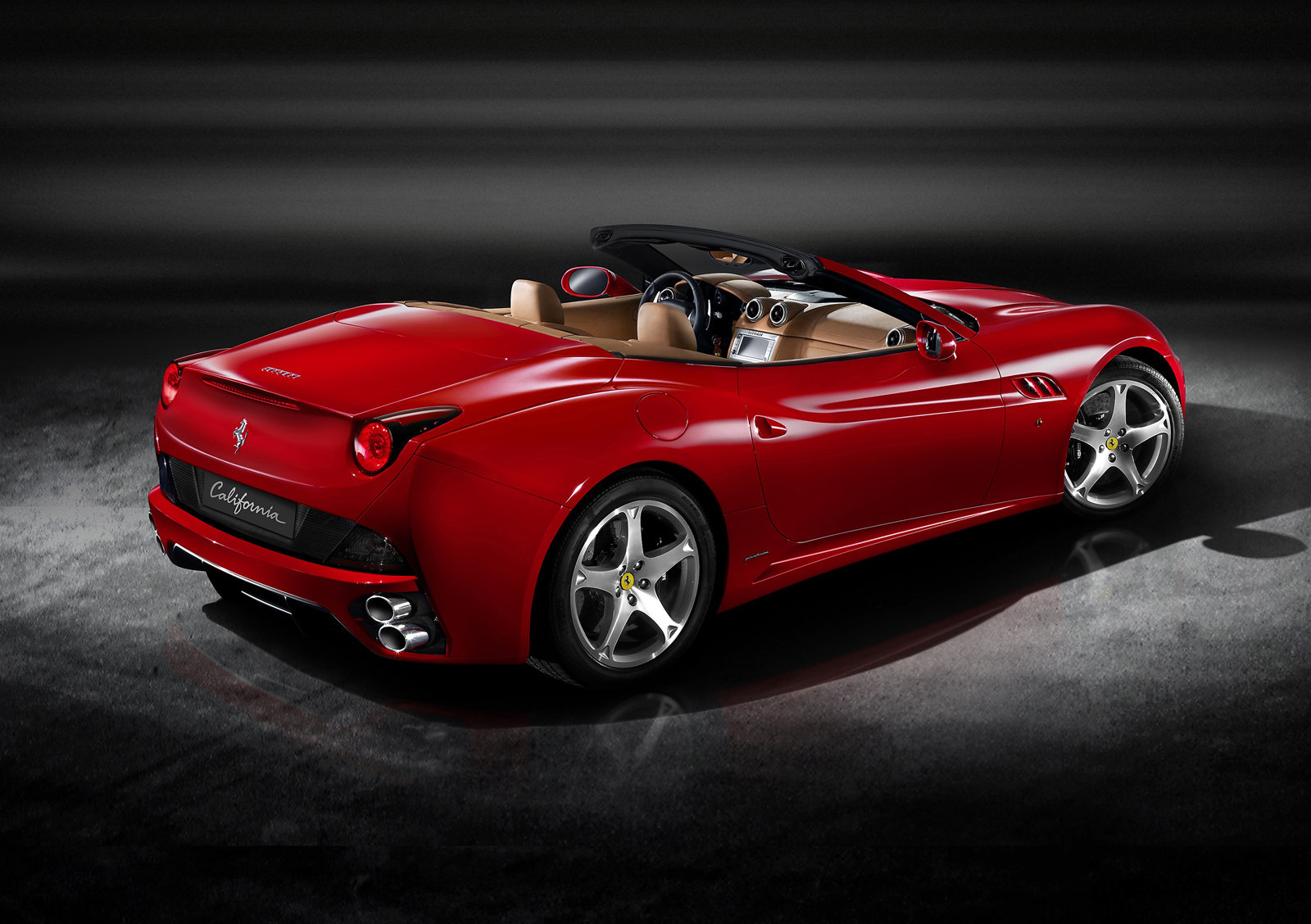 Ferrari California: 3 фото