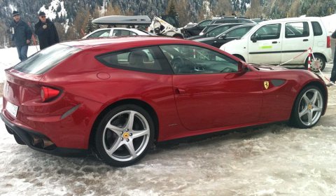 Ferrari FF: 10 фото