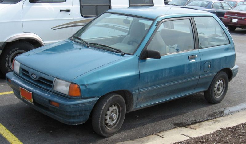 Ford Festiva: 4 фото