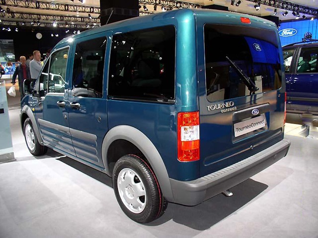 Ford Tourneo Connect: 3 фото