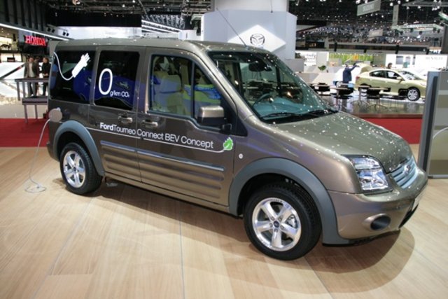Ford Tourneo Connect: 5 фото