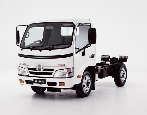 HINO 300: 7 фото