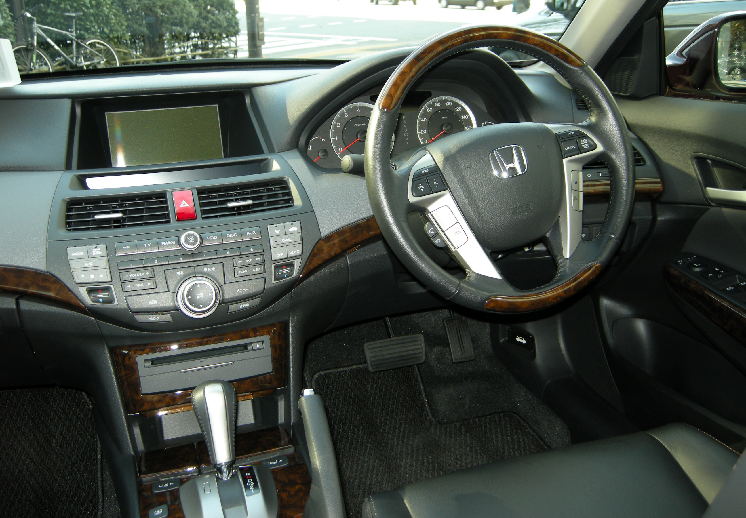 Honda Inspire: 10 фото