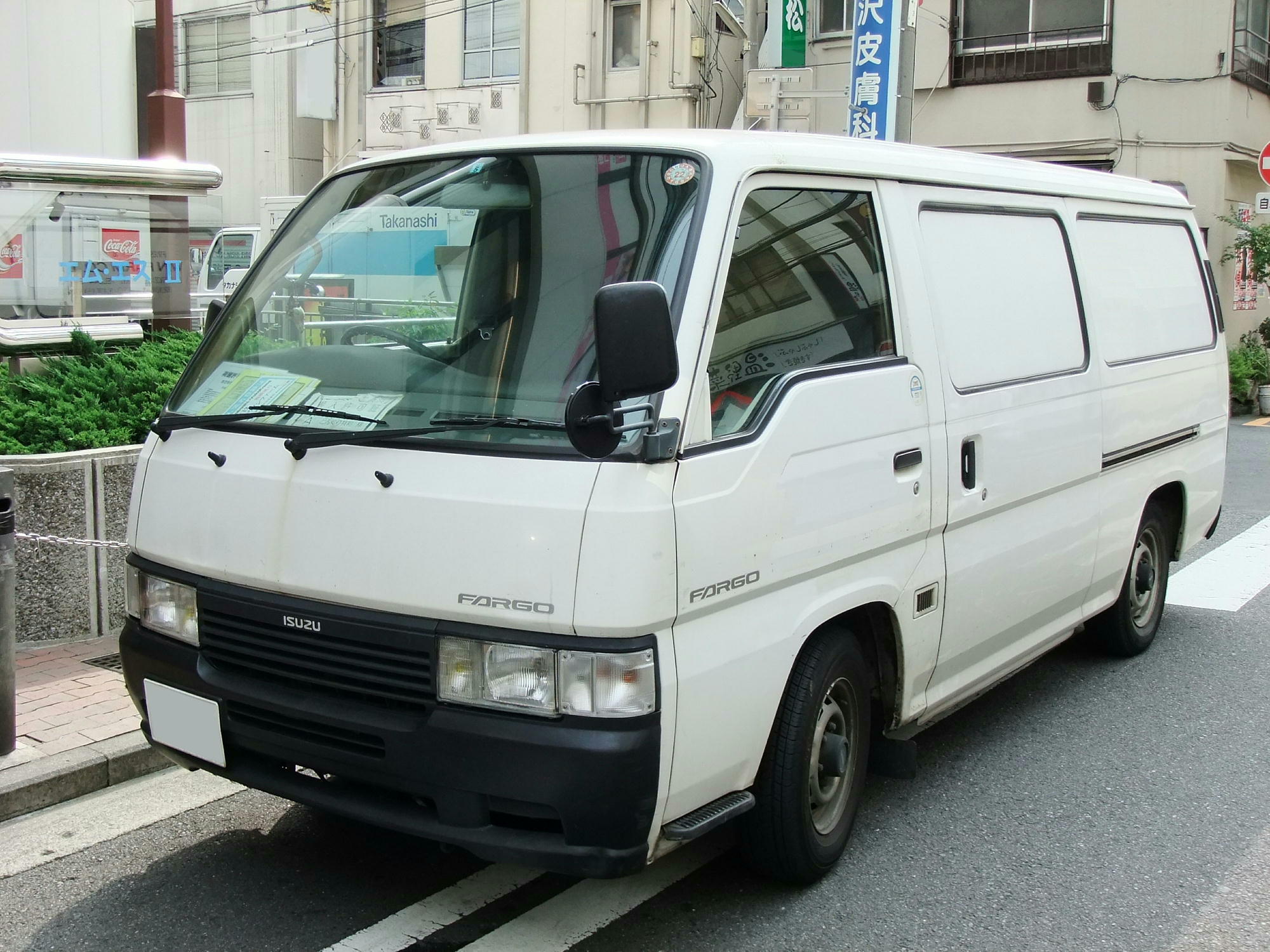 Isuzu Fargo: 9 фото