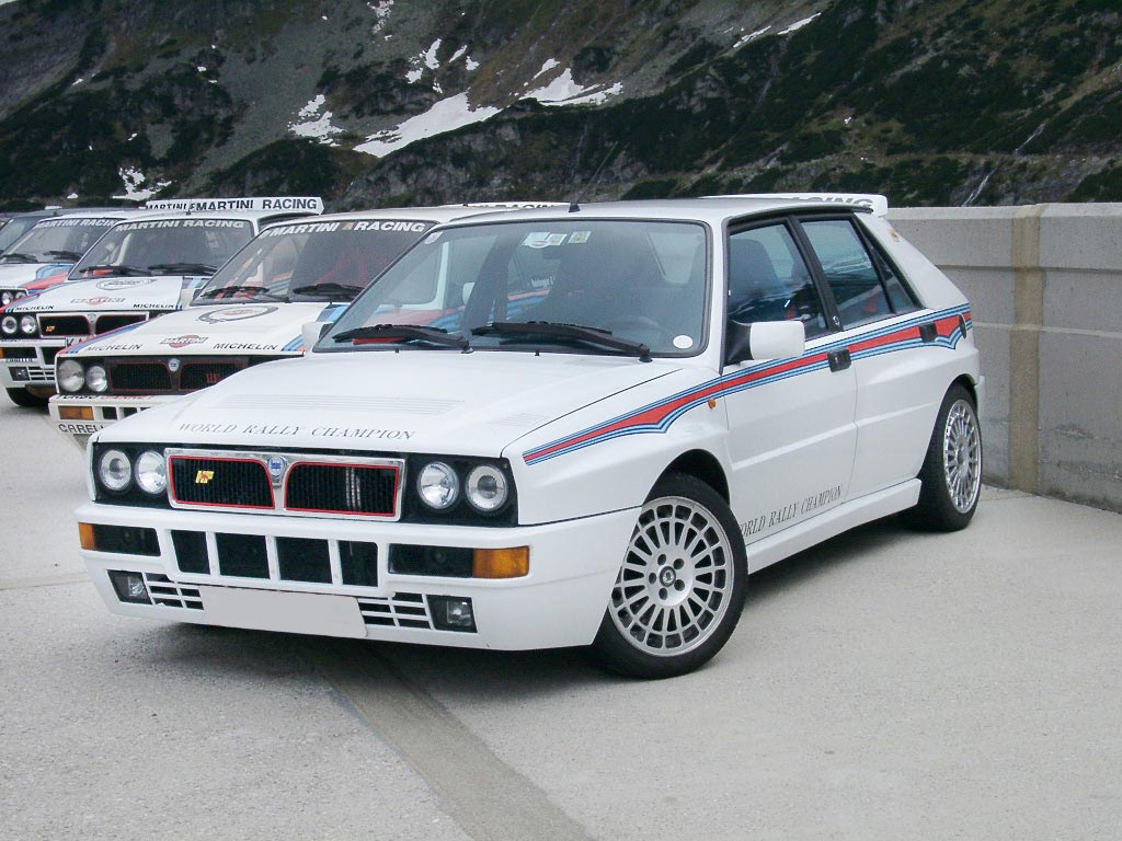 Lancia Delta: 4 фото