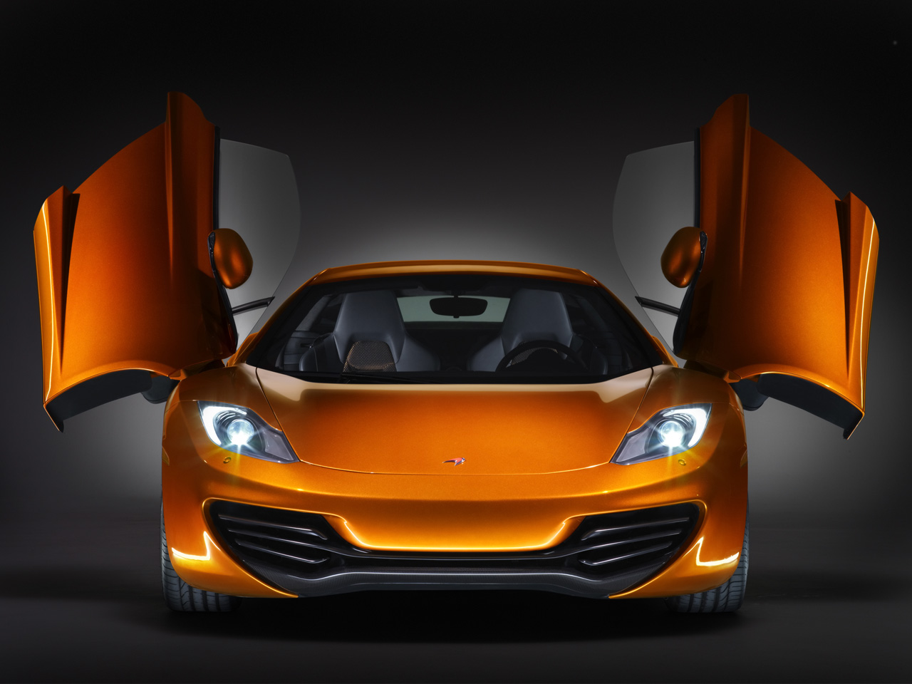 McLaren MP4-12C: 12 фото