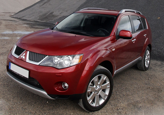 Mitsubishi Outlander XL: 11 фото