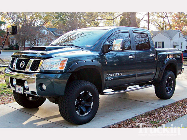 Nissan Titan: 4 фото