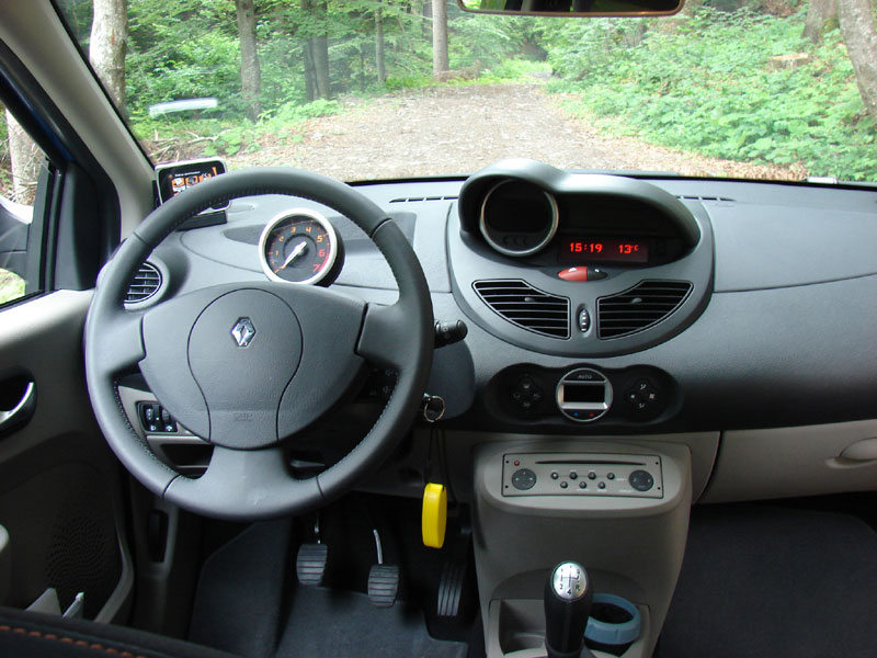 Renault Twingo II: 03 фото