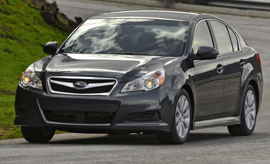 Subaru Legacy I: 12 фото