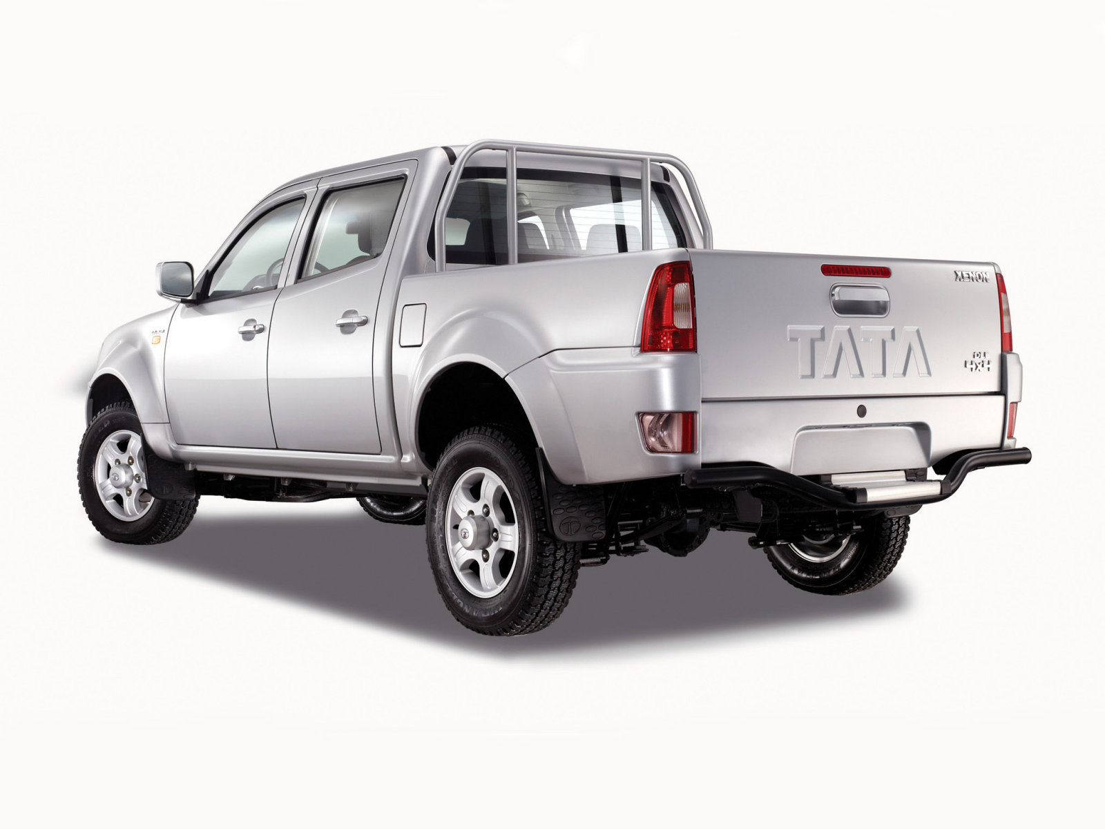 TATA Xenon: 7 фото