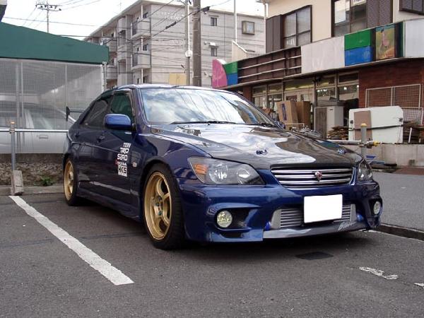 Toyota Altezza: 3 фото