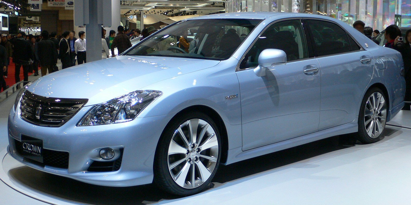 Toyota Crown: 7 фото