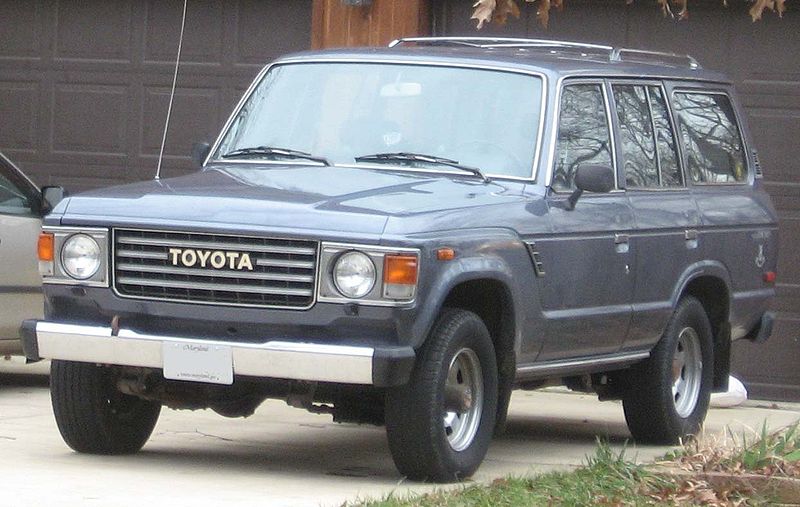 Toyota Land Cruiser 60: 8 фото