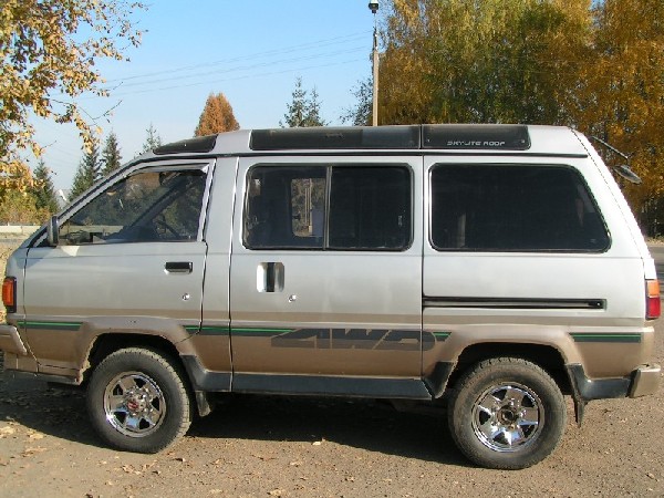 Toyota Lite Ace: 3 фото