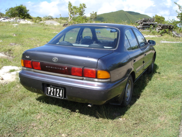 Toyota Sprinter: 3 фото