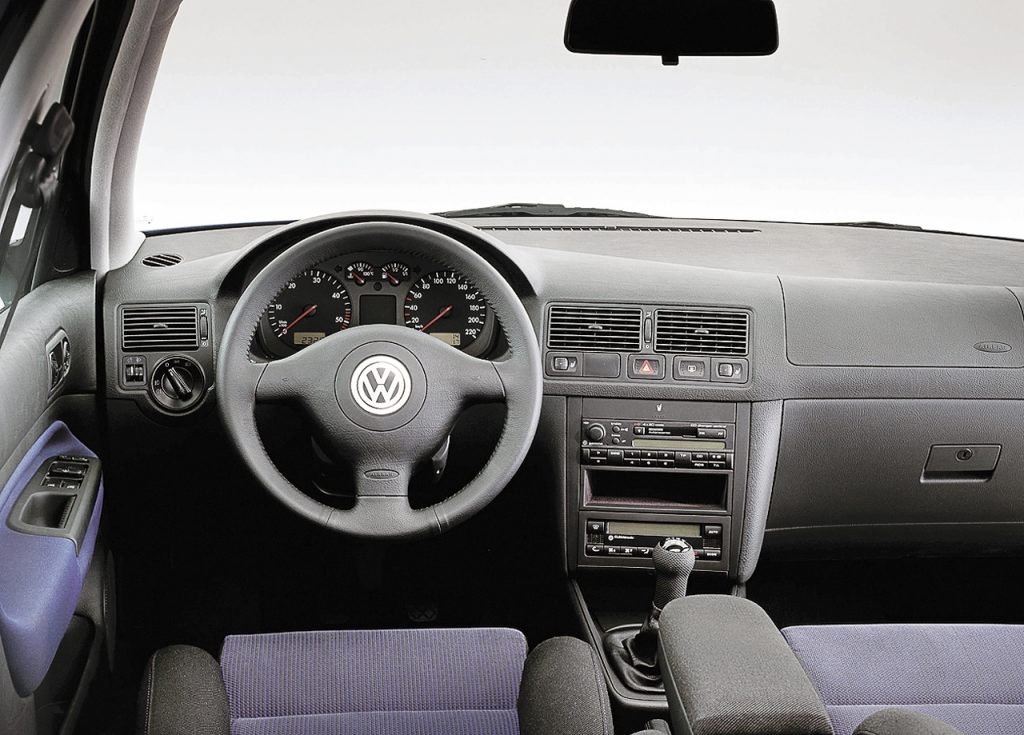 Volkswagen Golf IV: 11 фото