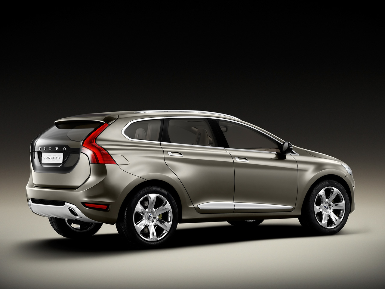 Volvo XC60: 7 фото